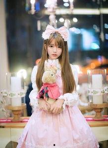 伊人国产成人,探索人性与情感的艺术表达  第3张